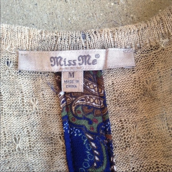 Miss Me Long Sleeve Top Size Medium - Picture 5 of 7